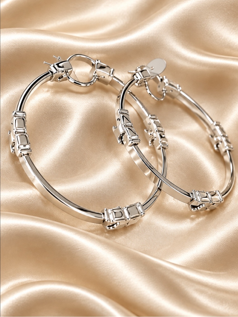 ❌Price Drop ❌NWT Authentic Serif-T-Silver Hoop Earrings Tori Burch.
